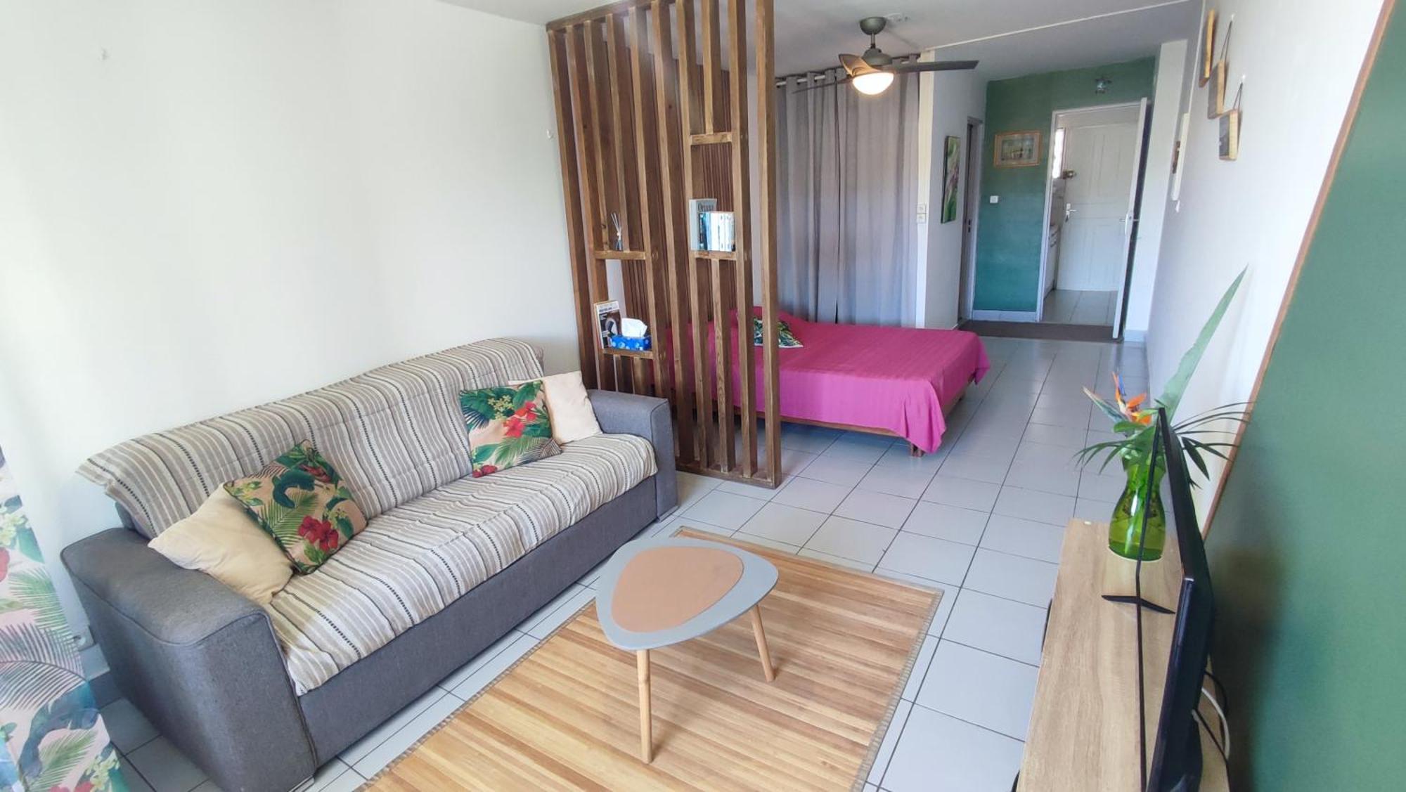 Les Franciseas Apartment Saint-Gilles Les Bains Exterior photo
